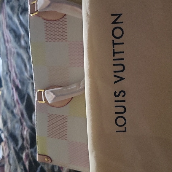 Designer bag gorgeous large tote and shoulder dust cover ✨️ ♥️color yellow pink - Picture 7 of 8